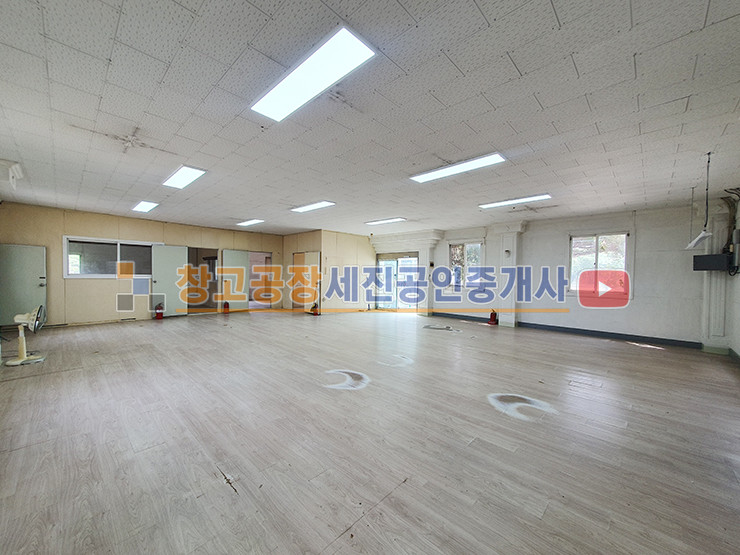 경기 고양일산동구 설문동 48평 1층, 내부 사무실, 온라인 쇼핑몰, 사무실 추천!, 넓은 공동 마당, 40피트 원활, 2차선 도로변 월세 매물번호 13634 사진 7