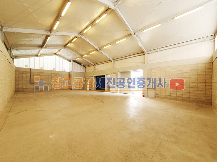 경기 파주시 야동동 총 100평, 건축가가 설계한 예쁜 공장, 2차선 도로접, 하수직관 연결, 카페, 공방, 전시장 추천 월세 매물번호 13548 사진 4