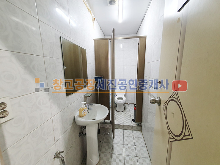경기 파주시 조리읍 대원리 303평 통 공장, 내부 기둥 없음, 즉시 입주, 단독 마당, 2차선 도로변, 직관 연결, 대형차 진출입 월세 매물번호 13527 사진 11