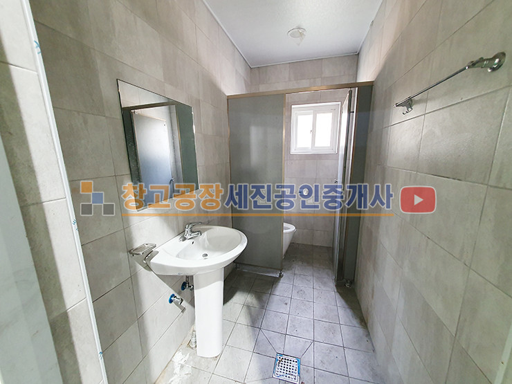 경기 파주시 조리읍 대원리 136평 통 공장, 내부 기둥 없음, 즉시 입주, 저렴한 공장, 2차선 도로변, 직관 연결, 대형차 진출입 월세 매물번호 13529 사진 7